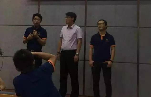 達內(nèi)國家級師資培訓在杭州開班 中央財政每人補貼1萬元  劉濤男神親臨現(xiàn)場哦!2015年國家教育部國培計劃——教師培訓班，正式在達內(nèi)集團杭州分公司開班啟動啦!中央給每位學員補貼1萬元!教育部指定、中央財政經(jīng)費支持，國家級師資培訓都選達內(nèi)，想進入IT互聯(lián)網(wǎng)行業(yè)的你，還在猶豫神馬?  一起來看看新聞的報道吧  近日，記者從教育部獲悉，達內(nèi)時代科技集團(簡稱：達內(nèi)集團)成功申報2015年國培計劃企業(yè)頂崗培訓項目，據(jù)悉，本次達內(nèi)集團能成為國家級師資培訓承辦單位，憑借的是強大品牌實力、良好的社會口碑和優(yōu)異的教學效果。達內(nèi)CEO韓少云先生介紹達內(nèi)承辦的國培項目主要面向的對象為全國高等職業(yè)院校相關專業(yè)骨干教師，方向為三大類：一是移動互聯(lián)(安卓)方向(國培代碼：15152022);二是移動互聯(lián)(安卓+UID)方向(國培代碼：25152003);三是UID方向(國培代碼：15152023)。據(jù)了解，參加達內(nèi)承辦的國培計劃企業(yè)頂崗培訓的全國高等職業(yè)技術院校老師，中央財政提供專項撥款，作為國家級培訓經(jīng)費，每人補貼1萬元，主要用于支付培訓費和培訓期間的住宿、交通費等其他相關費用。  據(jù)悉，達內(nèi)承辦國培計劃企業(yè)頂崗培訓項目的培訓基地坐落在風景秀麗旅游城市杭州，參加達內(nèi)承辦國培計劃企業(yè)頂崗培訓項目教師，培訓后不但能夠進行相關課程的教學、了解目前最新的教學資源庫的制作工藝、獲取直接開課需要的教學資源(課件、案例庫等資源)、了解企業(yè)真實的開發(fā)場景，而且，參加培訓考試合格將獲得由教育部頒發(fā)的高等職業(yè)學校教師專業(yè)能力認證及相關技術方向的認證，成為認證合格的講師。  本次達內(nèi)集團能成為國家級師資培訓承辦單位，源于達內(nèi)集團是中國職業(yè)教育的第一品牌。據(jù)悉，達內(nèi)集團去年4月成功在美國納斯達克上市，是中國第一家在美國上市的職業(yè)教育集團。根據(jù)IDC報告的數(shù)據(jù)，達內(nèi)集團是目前國內(nèi)最大的職業(yè)教育機構，市場份額超過8.3%，排名行業(yè)第一。達內(nèi)集團經(jīng)過13年成功運營，北京、上海、廣州、深圳等37個城市，建立120多個職業(yè)教育中心。達內(nèi)100多位技術專家組成達內(nèi)師資團隊，他們都是來自于華為、百度、IBM等中外名企，同時，集團擁有1000多名教研團隊，課程內(nèi)容緊隨技術趨勢和企業(yè)最新需求，并采用行業(yè)領先的O2O教學模式和TTS教學云平臺。13年間，達內(nèi)集團已累計為IBM、微軟、摩托羅拉、華為、阿里巴巴、百度、亞信等知名企業(yè)培養(yǎng)輸送了20萬多名中高級軟件人才，是中國目前最大的人才培養(yǎng)與輸送的提供商。  據(jù)悉，從創(chuàng)建之初，達內(nèi)集團就非常重視與高校進行學術交流、專業(yè)共建等方面的合作。經(jīng)過13年辛勤的耕耘，達內(nèi)先后與全國586所大學建立良好合作關系，其中10%左右為211重點大學，在100多所院校里建立了達內(nèi)大學生實習實訓基地。近年來，達內(nèi)加強了與院校開展深度合作的步伐，在人才培養(yǎng)模式、項目課程體系的整體構建、實訓實習基地的建設、師資培養(yǎng)等方面全方位的高校開展合作，對高校的教學改革、優(yōu)化高校課程體系，強化實訓實習以及加強高校教師隊伍實戰(zhàn)型業(yè)務水平的提升都積極的推動作用。尤其是從去年開始，國家提出促進高校職業(yè)教育改革以來，達內(nèi)加快了與高校合作的步伐，先后與淮海工學院、淮陰工學院、江蘇師范大學等江蘇六所高校、黃淮學院、山西大學商務學院、長春技術大學等20余所高校開展了專業(yè)共建的校企合作。  國培計劃背景：2014年，國務院下達了《關于加快發(fā)展現(xiàn)代職業(yè)教育的決定》，為中國職業(yè)教育體系建設和培養(yǎng)培訓更多的中高級技能型人才奠定了政策基礎。為貫徹落實進一步發(fā)展職業(yè)教育的決定和《國家中長期教育改革和發(fā)展規(guī)劃綱要(2010-2020年)》提出的培養(yǎng)“雙師型”教師的目標，教育部、財政部決定2011-2015年實施職業(yè)院校教師素質(zhì)提高計劃，是新時期新階段推動職業(yè)教育科學發(fā)展的迫切要求，也是提高職業(yè)院校教師隊伍整體素質(zhì)的重要舉措。國培計劃正是在這樣的背景下產(chǎn)生的