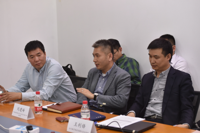 中國惠普有限公司大北區(qū)企業(yè)客戶部總經(jīng)理劉建峰介紹惠普和達內(nèi)合作