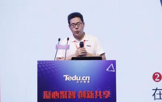信息技術新工科產學研聯(lián)盟副秘書長/哈爾濱工業(yè)大學(威海)教務處副處長張策